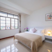 蓝白海边民宿(红树林店)