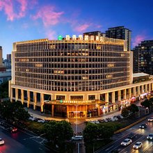 新西里麓岚酒店(南宁安吉万达广场苏卢地铁站店)