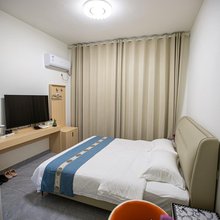 青成逸居民宿(青城山站店)
