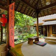芒市入里.庭院