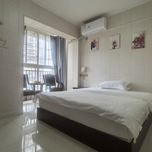 一程晚风民宿(成都东站店)