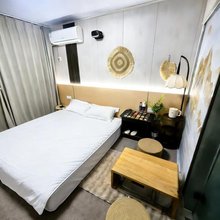 逅院小筑民宿(万岁山武侠城店)