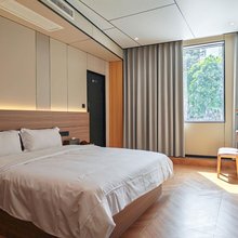 与诚柏悦酒店(瓜子坪店)