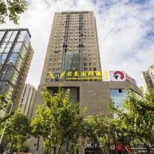 君豪国际酒店(西安高铁北站凤城九路地铁站店)