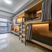 等风来·纯女生青年旅社(南村万博店)