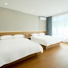 江畔客栈 (集安大吉他主题广场店)