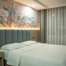 开蔓酒店(唐山人民医院荷花坑市场店)