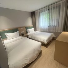 路人乙精品酒店(北京南站石榴庄地铁站店)