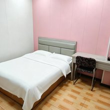 亦博宾馆(武汉江汉大学联投金色港湾店)