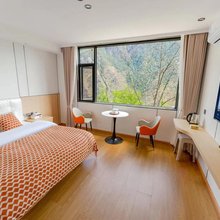 佳景·Petrichor环山观景度假美宿(香格里拉虎跳峡景区店)