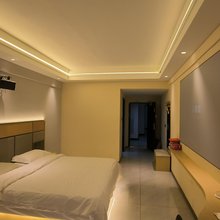 青露影院民宿(驻马店黄淮学院店)
