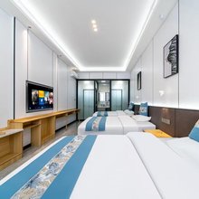 那拉提景皓民宿