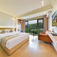 相约一九·HOME 設記師美宿(清镇职教城四季贵州店)