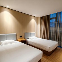 锦豪酒店(上海虹桥机场航中路地铁站店)