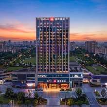 成都339天府熊猫塔丽芮酒店Radisson RED