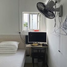 明新住宿(深圳龙华地铁站店)