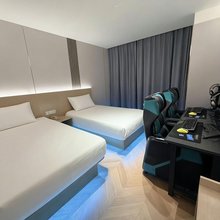 豪迈电竞公寓(共康路地铁站店)