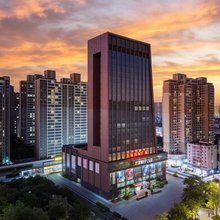 LUX CABINS尊众酒店(清远城市花园顺盈时代广场店)