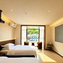 八缎锦民宿(朝天吼景区店)