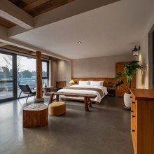 河边小苑·侘寂设计·河景庭院隐奢度假美宿(台儿庄古城南门店)