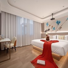 茜茜里设计师酒店(仁怀体育馆店)