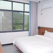上犹南湖朴栖·野奢景观湖景民宿