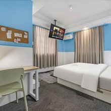 智简美宿(GOGO新天地贝岗村店)