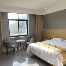 牛草山云栖阁民宿