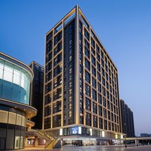 荟居·影音轻奢民宿(南飞鸿乐荟中心三爻地铁站店)