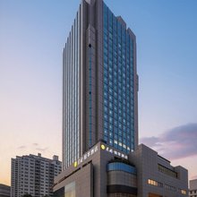 建国铂萃上海外滩南京路步行街酒店