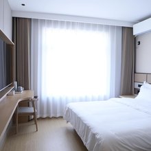 开心酒店(天津北辰区华北集团地铁站店)