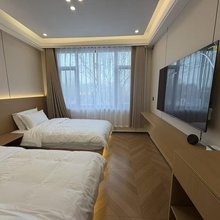 城西轻居酒店