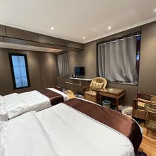 陇达宫秋酒店