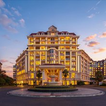 腾冲东湖温泉康养酒店