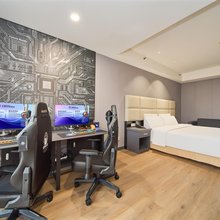 REMAX热麦电竞酒店(北仑富邦世纪店)
