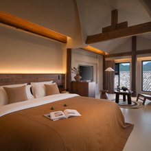 开云Gallery·全景艺术·火山温泉·侘寂美宿(腾冲和顺古镇店)