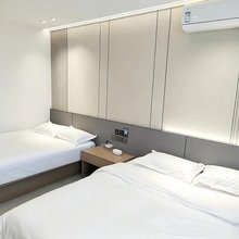 嘉荫沿途假日宾馆