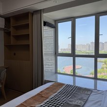 湖州六月loft复式公寓(南浔水晶晶公园店)