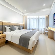 金凤凰酒店(深圳黄贝岭地铁站店)
