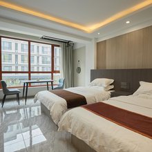 鸭绿长歌雅居(大吉他广场店)