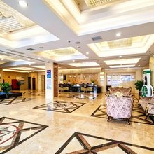 白金汉宫大酒店