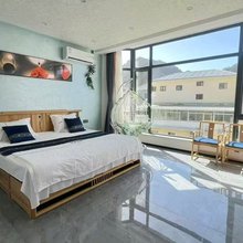 浅夏金秋民宿