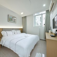 成都晶钻酒店(龙湖金楠天街店)