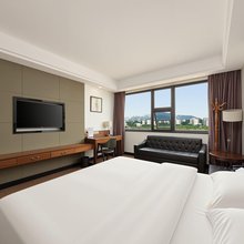 珠海龙山酒店(御温泉龙山工业区店)