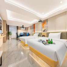 季枫轻居酒店公寓