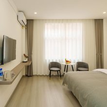 玖运Holiday海景度假民宿(兴盛大桥洱海店)
