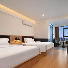 梅瑾吉舍拾贰居·Lucky Home(成都华西医院店)