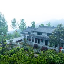 武当山云之上民宿(太子坡店)