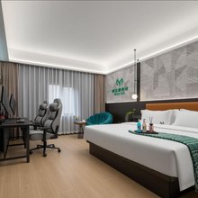 摩立斯电竞酒店(武青南路地铁站店)