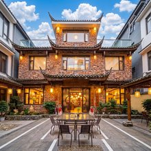 清雅院子·Sunny villa·设计师苗风美宿(凤凰古城店)